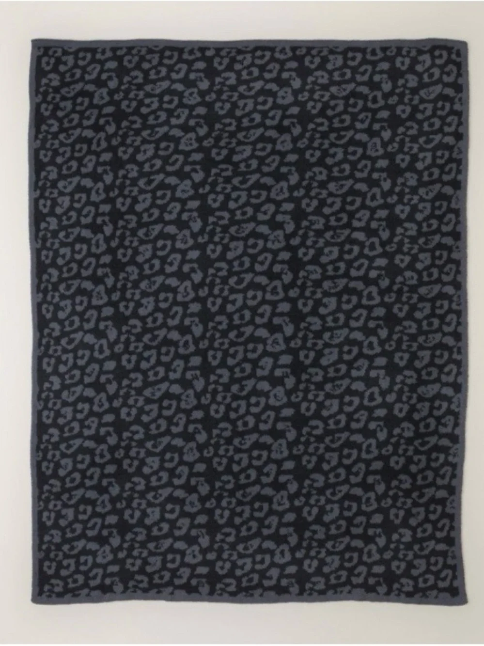 NWT Barefoot Dreams Graphite/Carbon Barefoot in the Wild Plush Throw (54